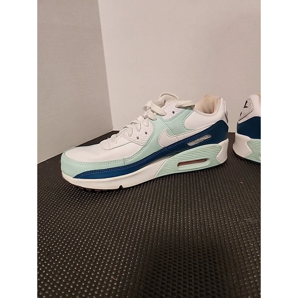 Size 7Y (GS) - Nike Air Max 90 Low Green - Picture 5 of 10